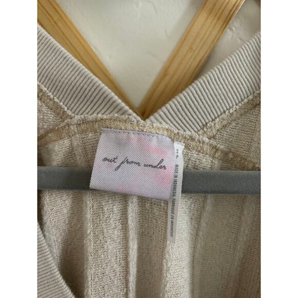 Urban Outfitters Sweater Women's Small Tan Out From Under Raleigh V Neck - Picture 3 of 10